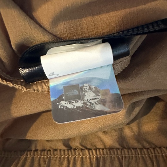 The North Face Men’s Class V Ripstop Belted Shorts in Utility Brown XL - Picture 6 of 7